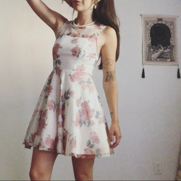 White sparkling floral dress - Picture 5 of 8